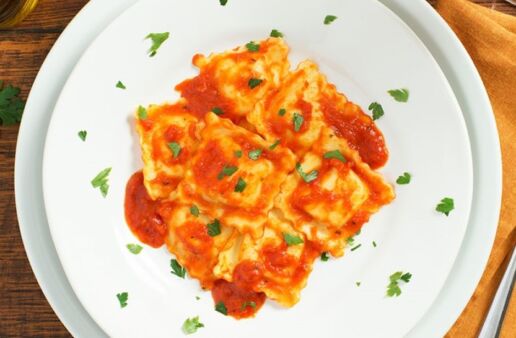 17-gourmet-tomato-sauce-with-ravioli-recipe-plate