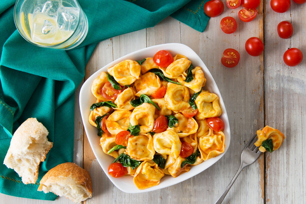 Rosé cheese tortellini with spinach-Making menus w seasonal ingredients blog