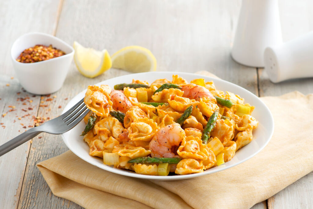 tortellini-with-asparagus-and-shrimp